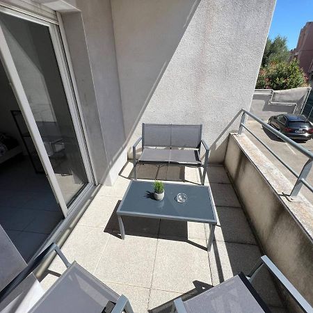 Apartamento Studio Le 2, Free Parking, Free Wifi, Transports Nimes Exterior foto