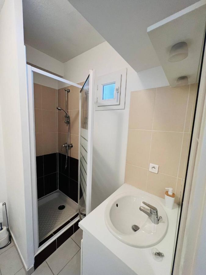 Apartamento Studio Le 2, Free Parking, Free Wifi, Transports Nimes Exterior foto