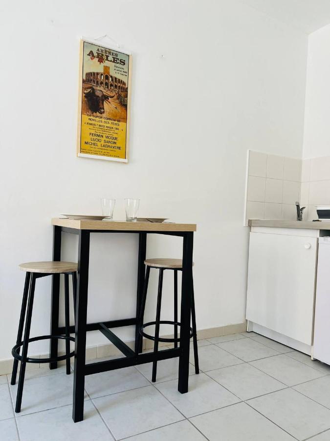 Apartamento Studio Le 2, Free Parking, Free Wifi, Transports Nimes Exterior foto
