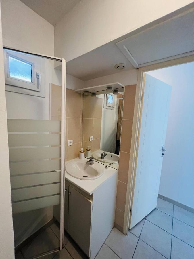 Apartamento Studio Le 2, Free Parking, Free Wifi, Transports Nimes Exterior foto