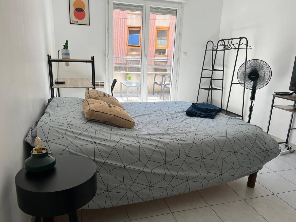 Apartamento Studio Le 2, Free Parking, Free Wifi, Transports Nimes Exterior foto