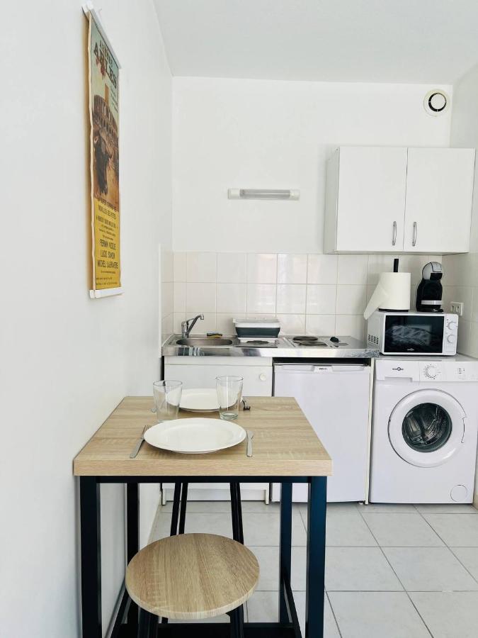 Apartamento Studio Le 2, Free Parking, Free Wifi, Transports Nimes Exterior foto